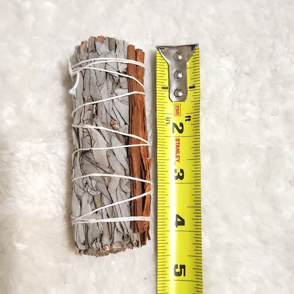 White sage & cinnamon smudge stick - Picture 5 of 5